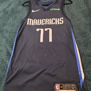 Nike Mavericks Luka 77 Jersey - Navy, Royal, White